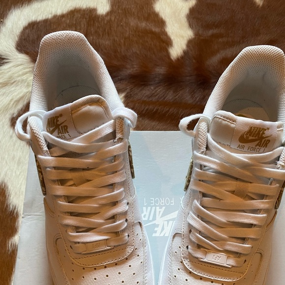 Nike Air Force 1 - Picture 6 of 11